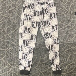 “KING” Decal Graphic Print Joggers (L)